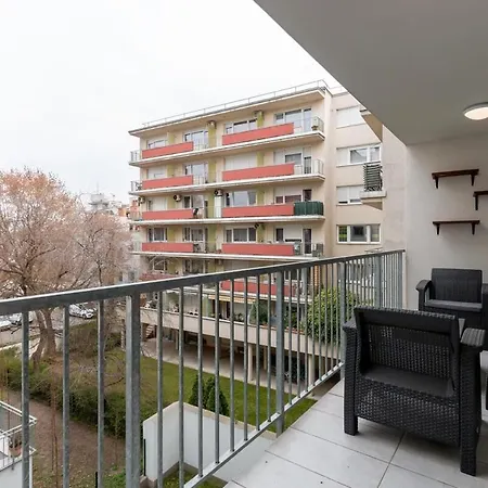 Apartman Balcony - New & Stylish *